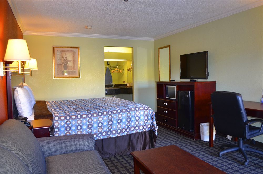 Americas Best Value Inn Fort Worth Exterior photo