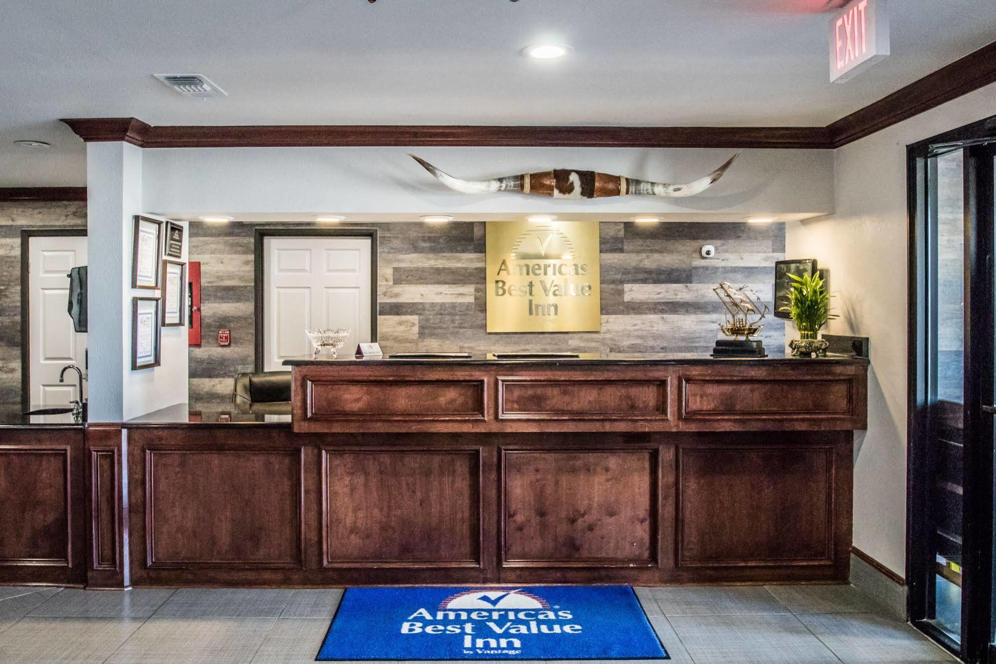 Americas Best Value Inn Fort Worth Exterior photo