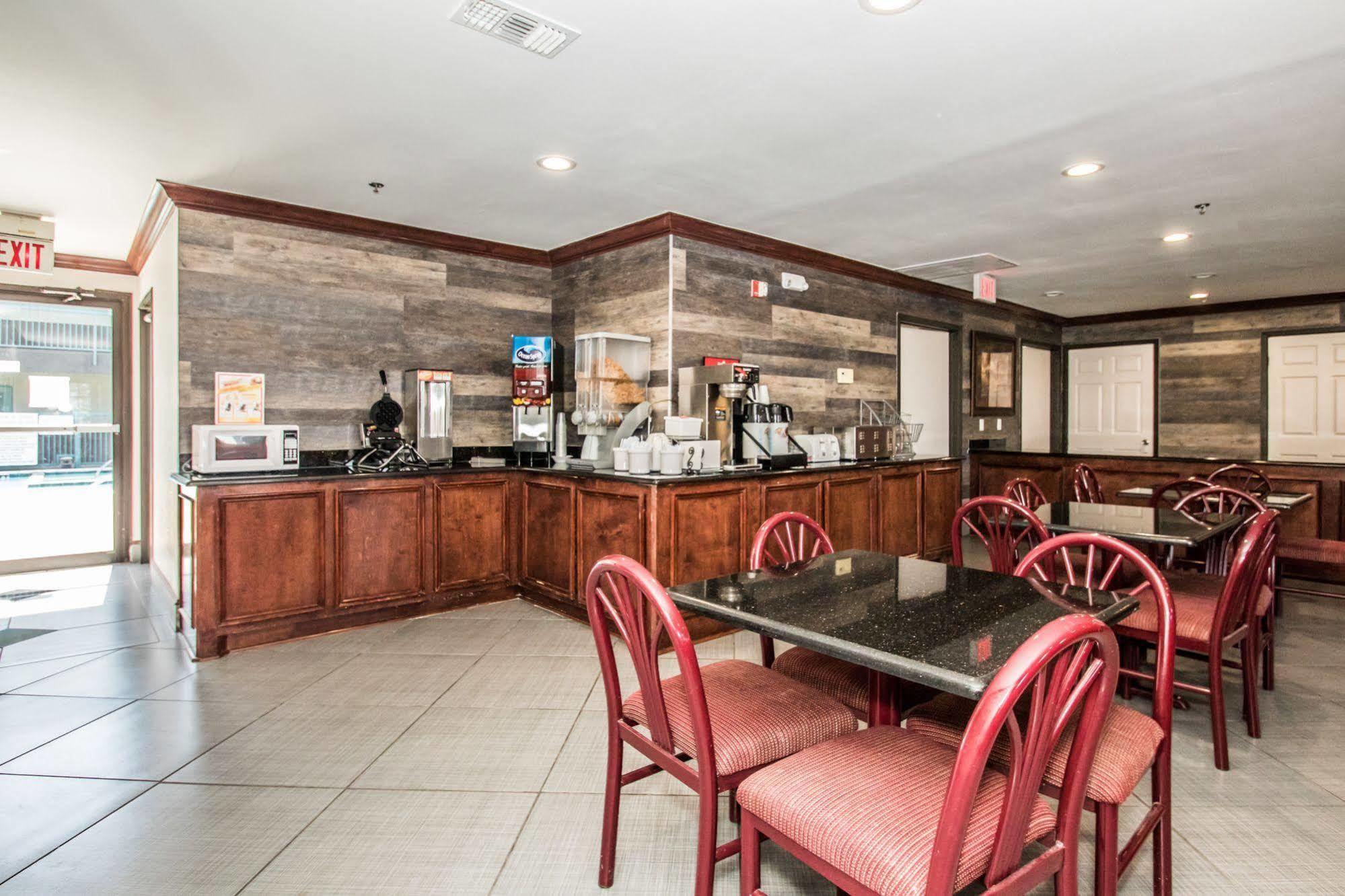 Americas Best Value Inn Fort Worth Exterior photo